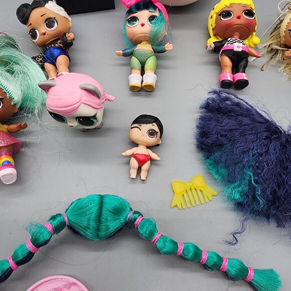 LOL Surprise OMG Dolls Bundle Lot with Accessories Pets Clothes Hair Brushes - Picture 6 of 10